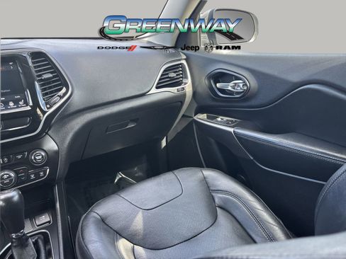 Used 2020 Jeep Cherokee Limited image 10