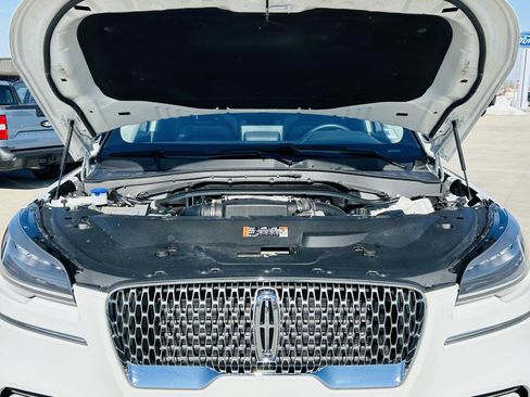 Used 2023 Lincoln Aviator AWD w/ Premium Package image 46