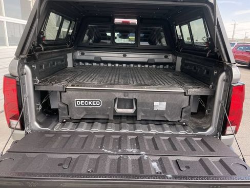 Used 2025 Chevrolet Colorado Trail Boss AWD/4WD image 23