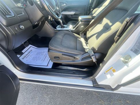 Used 2022 Chevrolet Colorado LT w/ Fleet Safety Package image 12