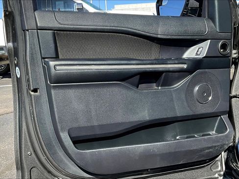 Used 2019 Ford Expedition XLT image 20