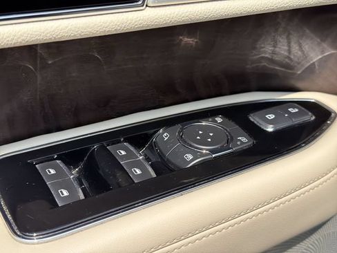 Used 2019 Lincoln Navigator Reserve AWD/4WD image 13