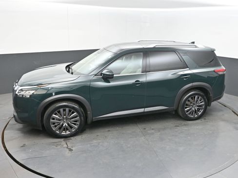 Used 2022 Nissan Pathfinder SL w/ SL Premium Package AWD/4WD image 32