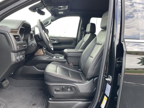 Used 2023 Chevrolet Suburban High Country AWD/4WD image 17