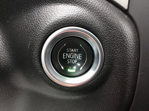 Used 2023 Chevrolet Silverado 1500 Custom image 34