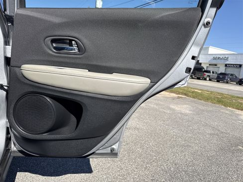 Used 2021 Honda HR-V LX image 28