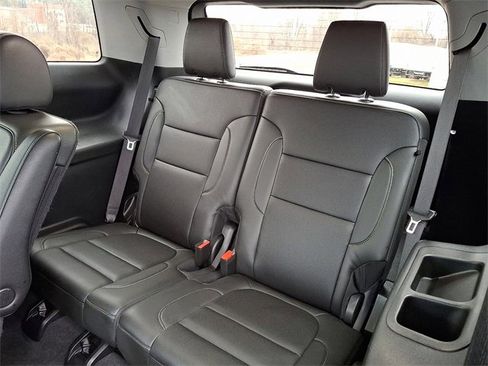 Used 2023 GMC Acadia SLT image 9