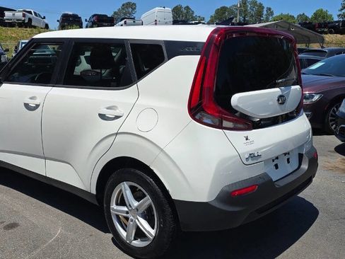 Used 2021 Kia Soul LX FWD image 9