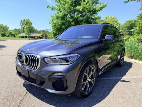 Used 2019 BMW X5 xDrive50i w/ M Sport Package AWD/4WD image 3