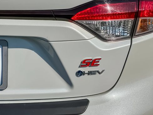 Used 2025 Toyota Corolla SE w/ SE Premium Package AWD/4WD image 25