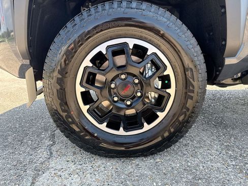 New 2025 Toyota Tacoma TRD Off-Road image 12