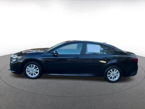 Used 2025 Toyota Camry LE image 10
