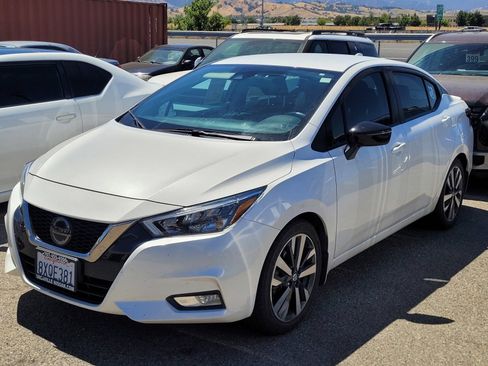 Used 2020 Nissan Versa SR w/ Convenience Package FWD image 3