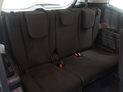 Used 2024 Subaru Ascent Premium w/ Convenience Package image 16