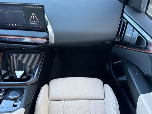 Used 2025 BMW X3 xDrive30i w/ Premium Package image 28