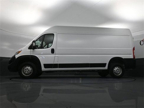 Used 2023 RAM ProMaster 2500 w/ Driver Convenience Group image 21