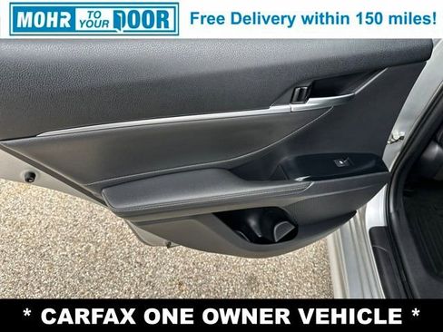 Used 2018 Toyota Camry XSE image 30