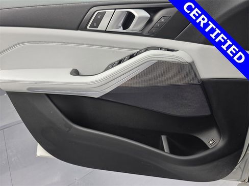 Used 2023 BMW X5 xDrive45e w/ M Sport Package image 27