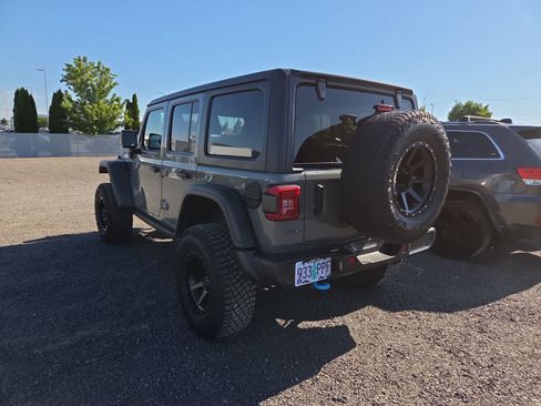 Used 2023 Jeep Wrangler Unlimited Rubicon 4xe w/ Cold Weather Group AWD/4WD image 11
