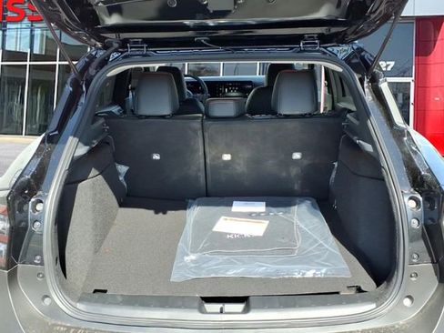 New 2026 Nissan Kicks SR AWD/4WD image 34