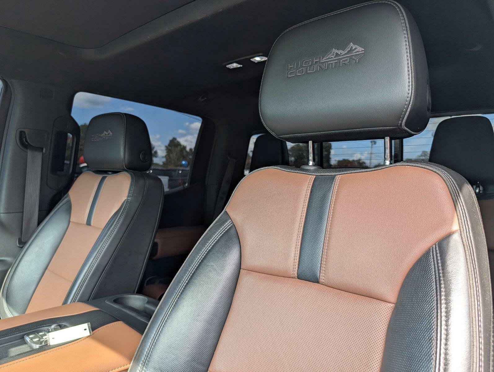 Used 2020 Chevrolet Silverado 1500 High Country w/ Technology Package AWD/4WD image 14