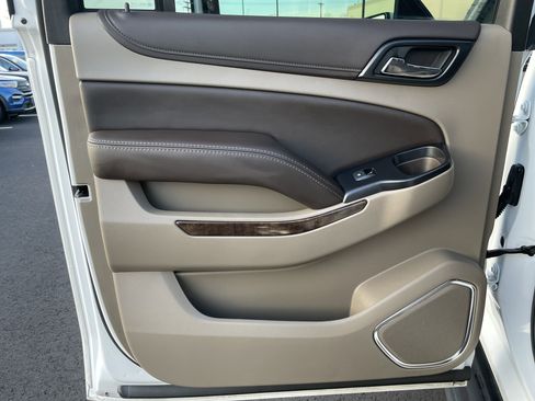 Used 2020 Chevrolet Suburban LT image 33