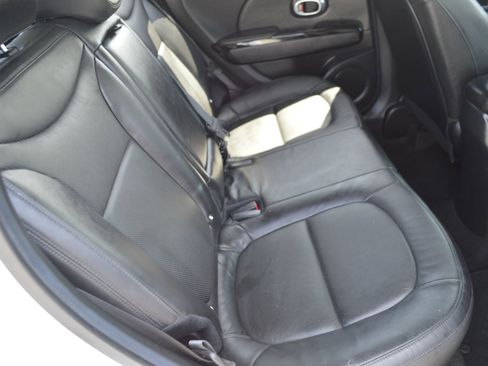 Used 2016 Kia Soul ! FWD image 27