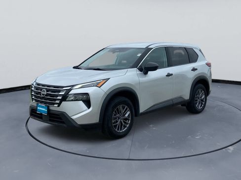 Used 2024 Nissan Rogue S AWD/4WD image 1