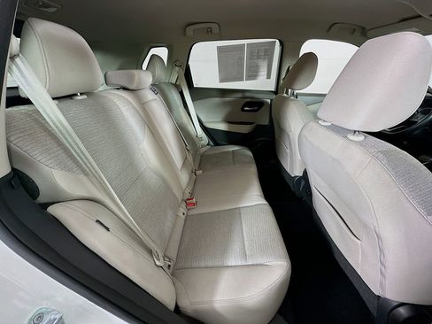 Certified 2021 Nissan Rogue SV image 32