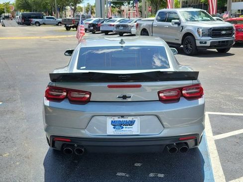 Used 2023 Chevrolet Camaro LT RWD image 5