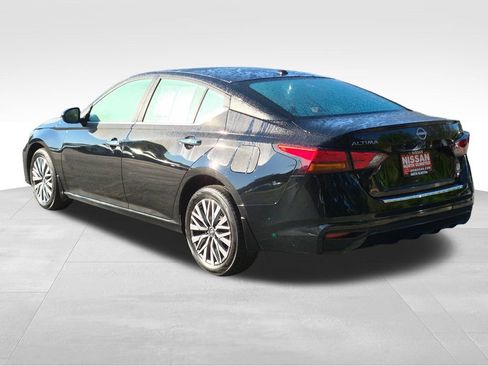 Certified 2023 Nissan Altima 2.5 SV AWD/4WD image 12