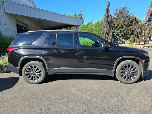 Used 2023 Chevrolet Traverse RS AWD/4WD image 3