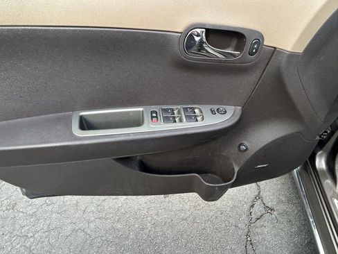 Used 2011 Chevrolet Malibu LTZ image 9