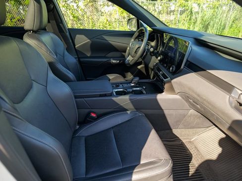 Used 2023 Lexus RX 350 w/ Accessory Package (2T) AWD/4WD image 33