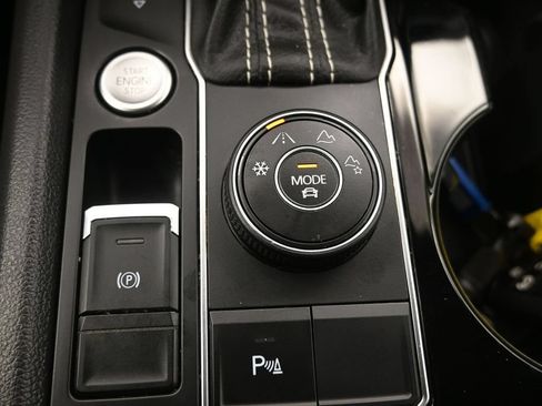 Used 2023 Volkswagen Atlas SE AWD/4WD image 23