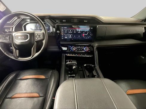 Used 2024 GMC Sierra 1500 AT4 w/ Technology Package AWD/4WD image 15
