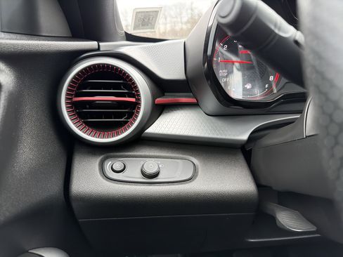 Used 2024 Chevrolet Trax RS w/ Driver Confidence Package image 24