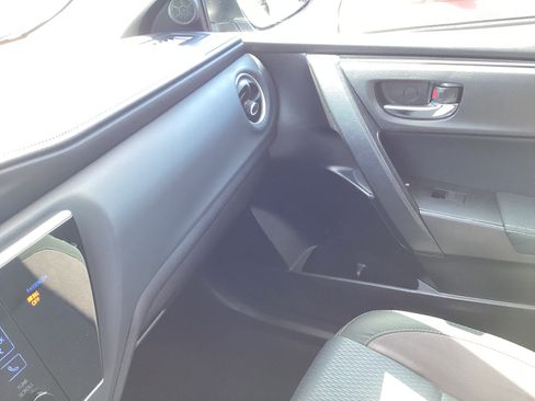 Certified 2018 Toyota Corolla LE FWD image 27