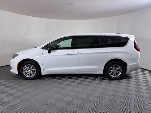New 2026 Chrysler Voyager LX image 13
