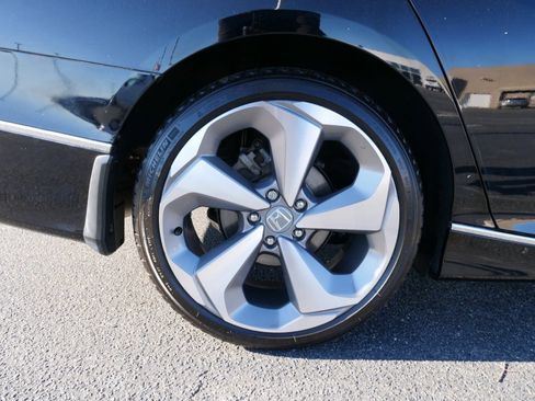 Used 2020 Honda Accord Touring image 11