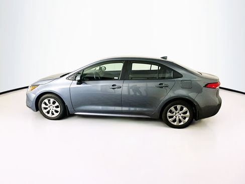 Used 2025 Toyota Corolla LE image 4