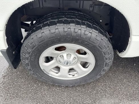 Used 2017 Nissan Titan S image 9