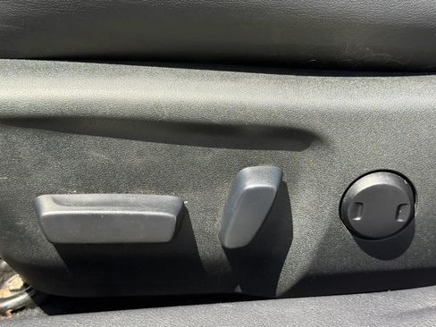 Used 2012 Toyota Camry SE FWD image 26