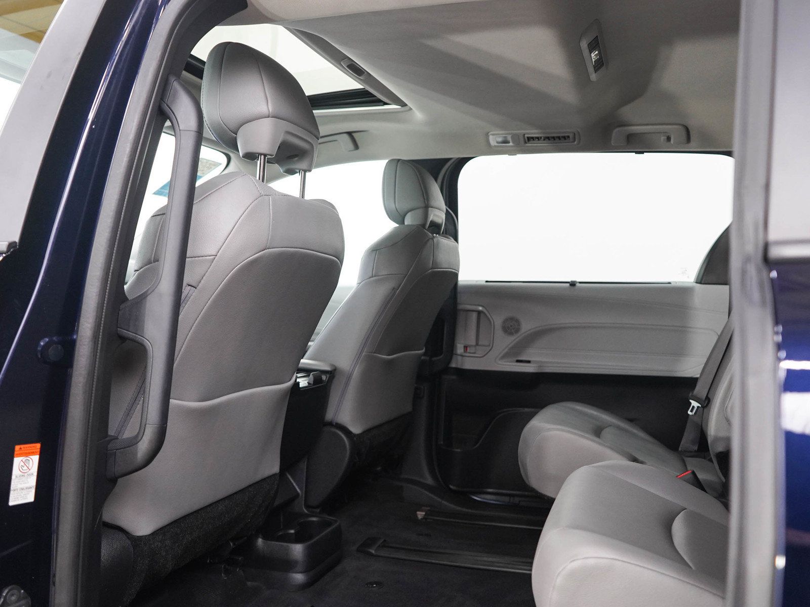 Used 2025 Toyota Sienna XLE w/ XLE Plus Package AWD/4WD image 19