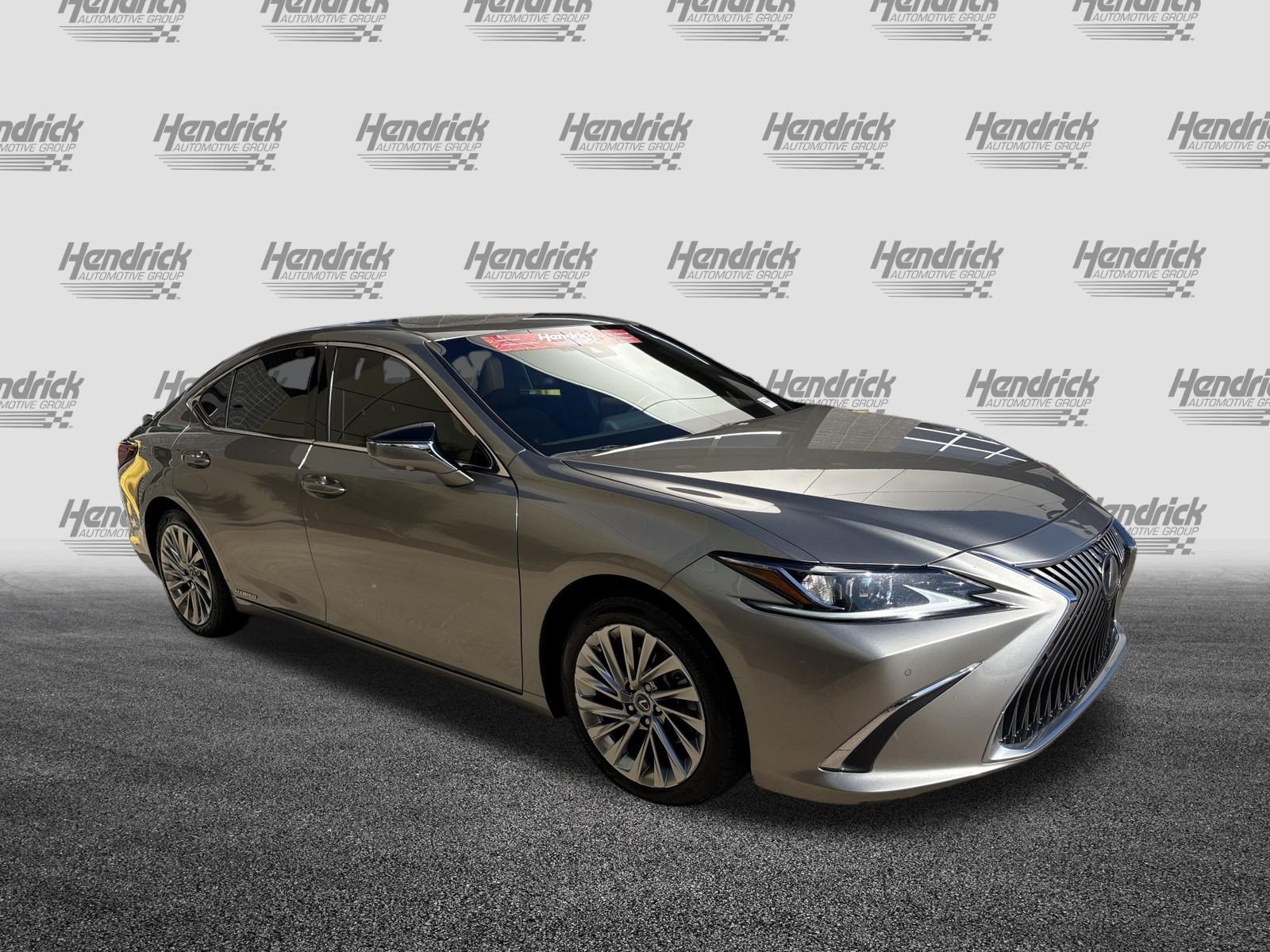 Used 2021 Lexus ES 300h w/ Accessory Package 2 FWD image 2