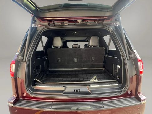 Used 2019 Lincoln Navigator L Reserve w/ Cargo Package AWD/4WD image 8