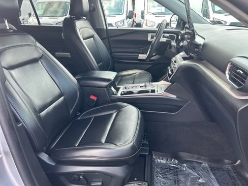 Certified 2023 Ford Explorer XLT w/ Equipment Group 202A AWD/4WD image 20