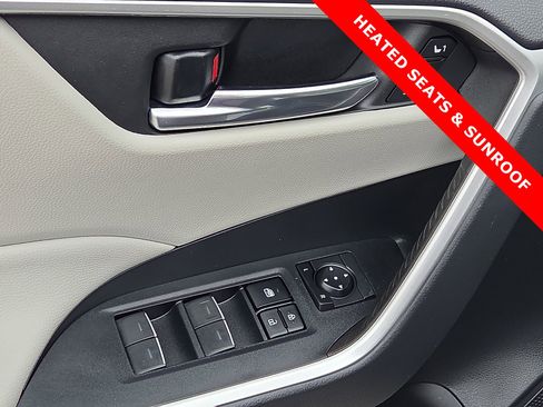 Used 2022 Toyota RAV4 XLE Premium AWD/4WD image 13