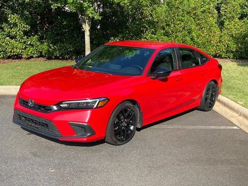 Used 2022 Honda Civic Sport image 2