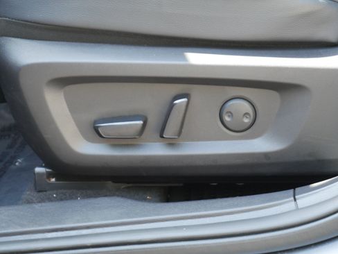 Used 2024 Mitsubishi Outlander SEL AWD/4WD image 16